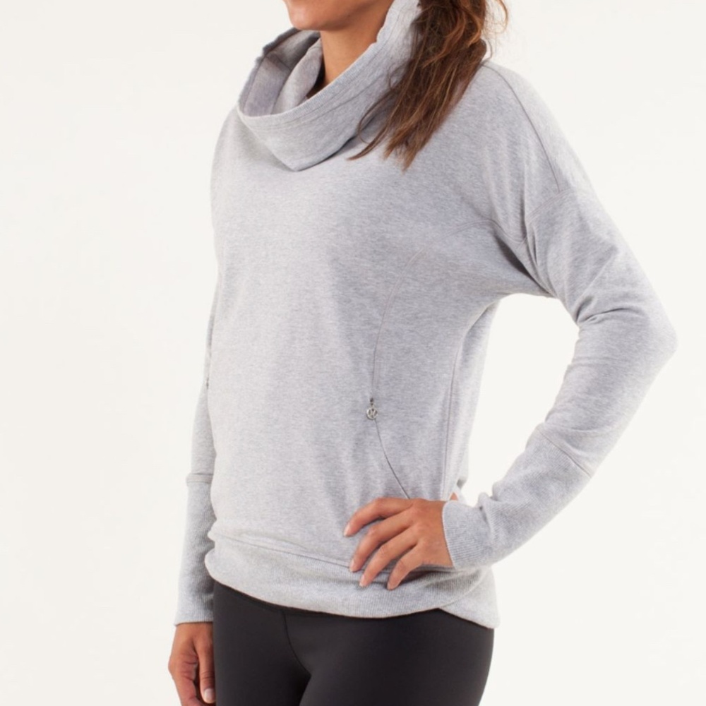Lululemon Rest Day Pullover in green- SIZE 6